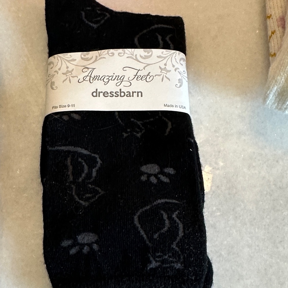 Assorted Women's Socks Set - Picture 4 of 9